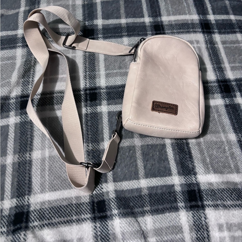 Wrangler Crossbody Bags for Women Chic Sling Bag